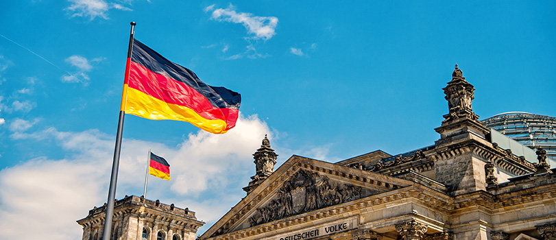 News_Germany_Parliament Germany parliament building and flag