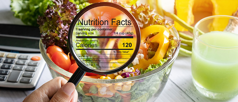 News_Food_Nutritional Info Label Nutritional label with salad